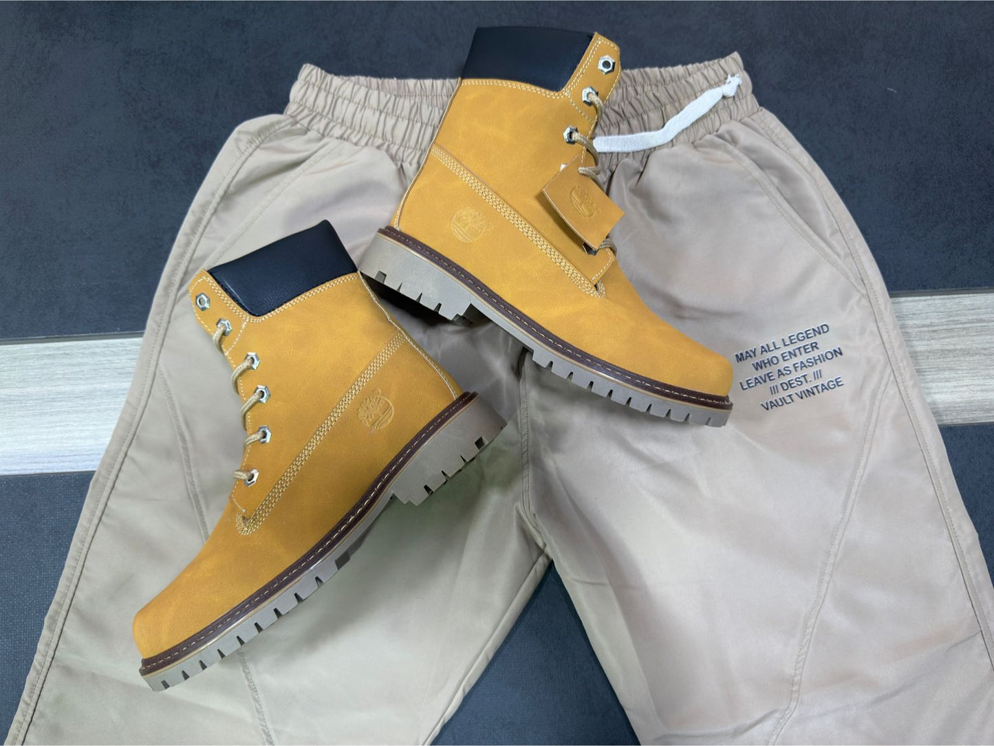 Combo Jogger + Botas - Viste cómodo. Viste firme. Viste con estilo.