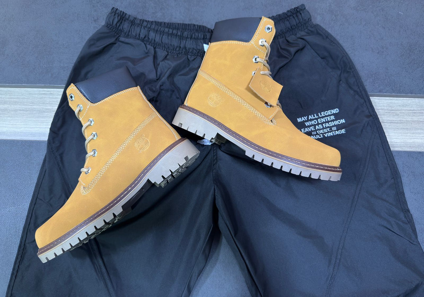 Combo Jogger + Botas - Viste cómodo. Viste firme. Viste con estilo.